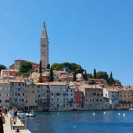 Mediterranes Nur 10 Gehminuten Zum Mit Grossem Garten Apartmán *