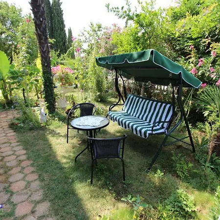 아파트 Mediterranes Nur 10 Gehminuten Zum Mit Grossem Garten