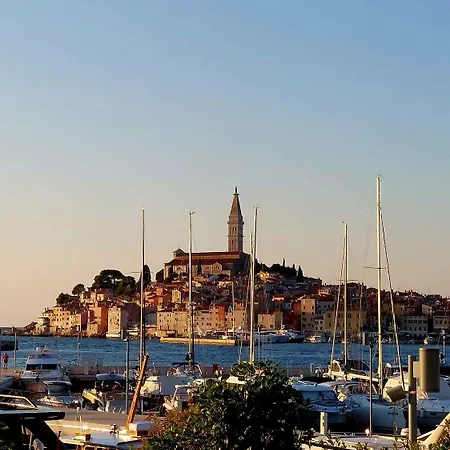 Mediterranes Nur 10 Gehminuten Zum Mit Grossem Garten Rovinj
